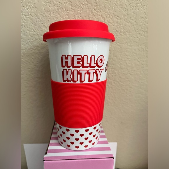 Hello Kitty Travel Mug  with Lid Brand New - Picture 2 of 5